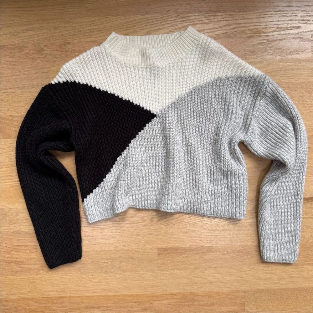 Streetwear Society Colorblock Cropped Sweater Medium Black Gray Cream